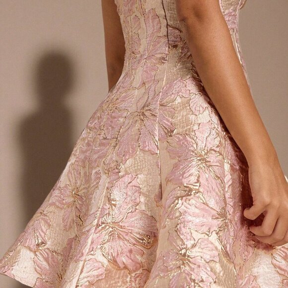 Pink Elegant Women's Textured Floral Strapless Fitted Mini Jacquard Dress - Picture 3 of 7